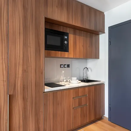 Aparthotel The Newel Acropolis 3*
